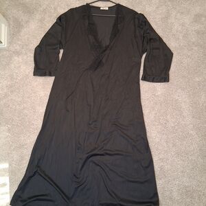 Vanity Fair Black Lace-Trimmed Garment